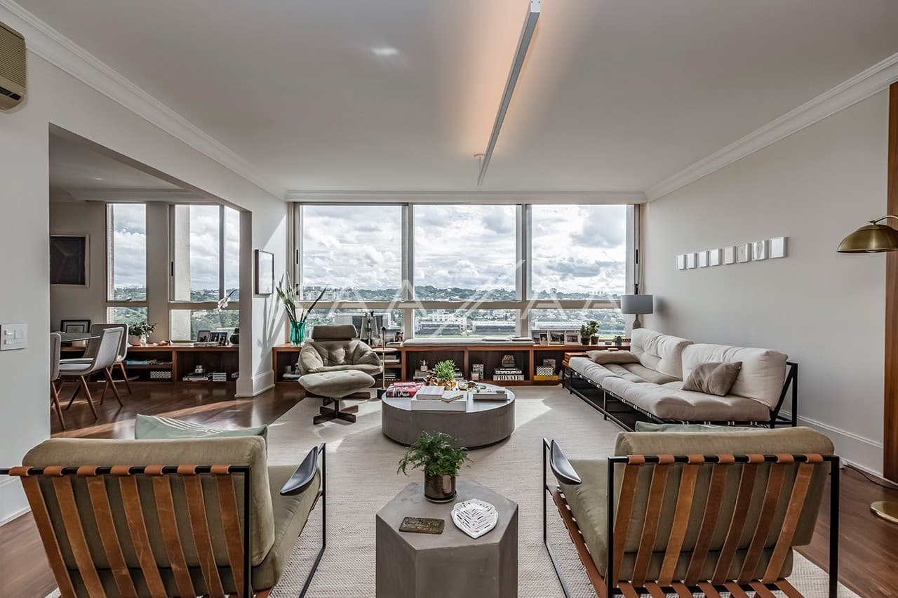 Ambientes amplos e iluminados, com vista panorâmica. Apartamento no Jardim Europa. - Foto 2