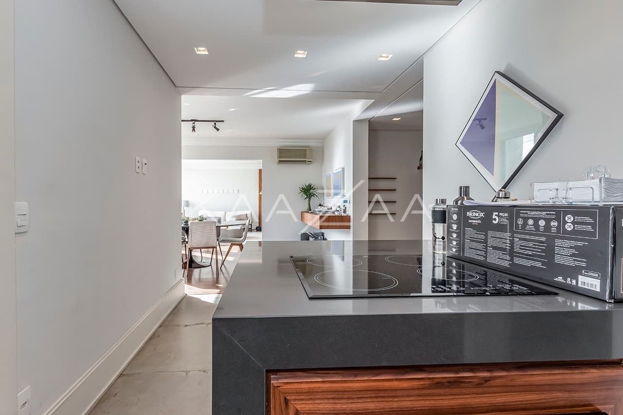 Ambientes amplos e iluminados, com vista panorâmica. Apartamento no Jardim Europa. - Foto 9