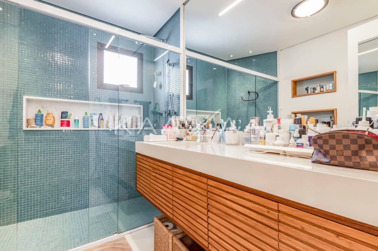 Em uma das ruas mais cobiçadas do Jardim América, essa cobertura chega com uma reforma completíssima. - Foto 16