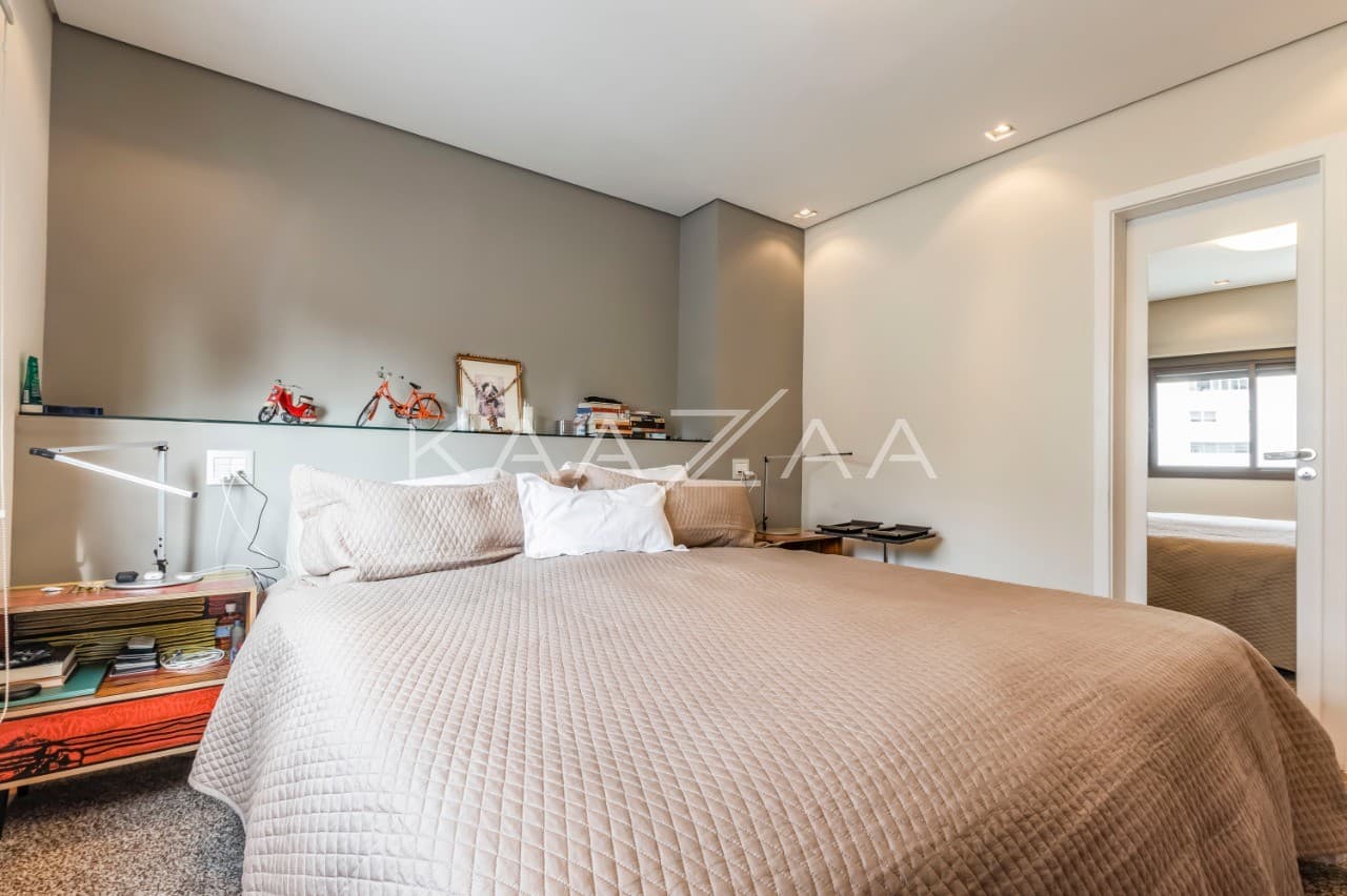 Em uma das ruas mais cobiçadas do Jardim América, essa cobertura chega com uma reforma completíssima. - Foto 14