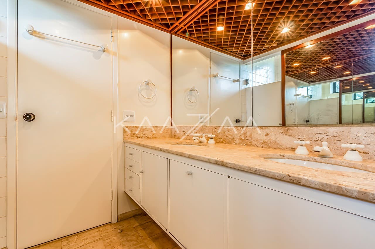 Área gourmet, piscina, atelier, pomar, lago de carpas e vista panorâmica. Casa para comtemplar a vida, no Jardim Guedala. - Foto 28