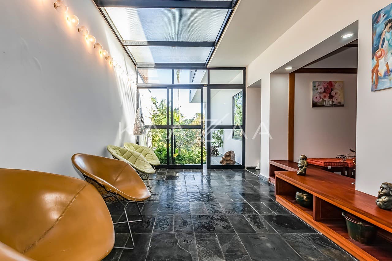 Área gourmet, piscina, atelier, pomar, lago de carpas e vista panorâmica. Casa para comtemplar a vida, no Jardim Guedala. - Foto 15