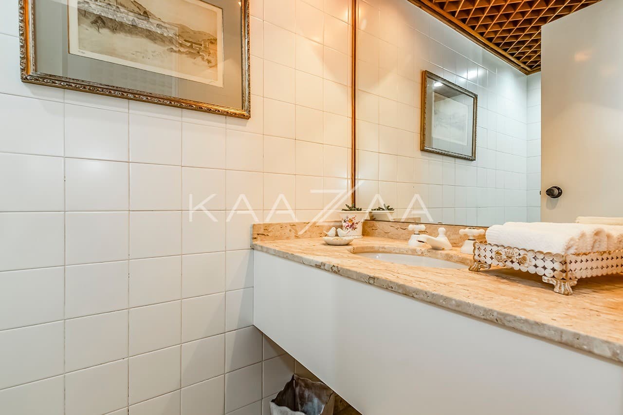 Área gourmet, piscina, atelier, pomar, lago de carpas e vista panorâmica. Casa para comtemplar a vida, no Jardim Guedala. - Foto 22