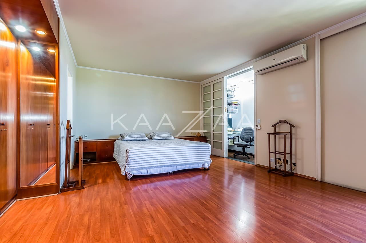 Área gourmet, piscina, atelier, pomar, lago de carpas e vista panorâmica. Casa para comtemplar a vida, no Jardim Guedala. - Foto 29