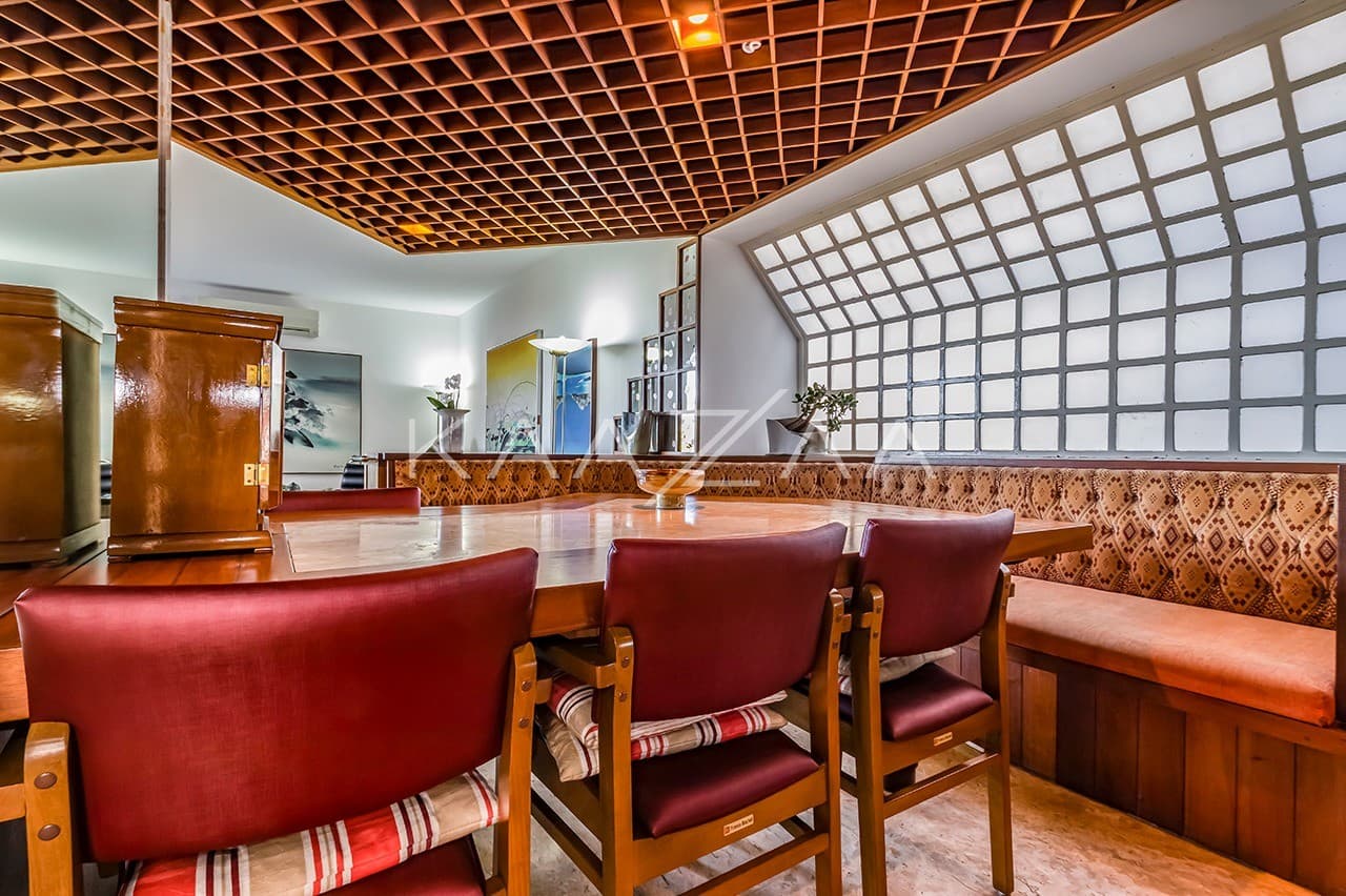 Área gourmet, piscina, atelier, pomar, lago de carpas e vista panorâmica. Casa para comtemplar a vida, no Jardim Guedala. - Foto 14