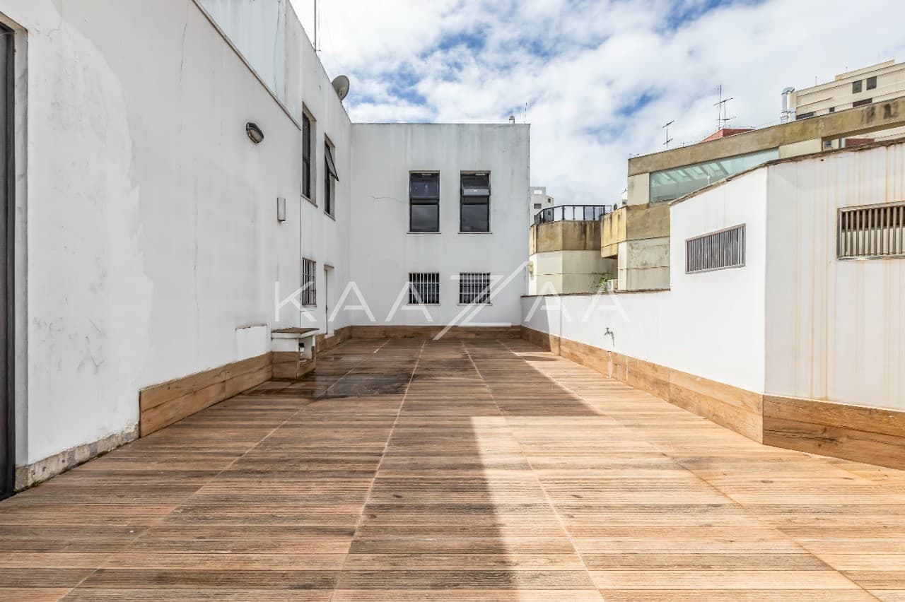 Com um visual incrível, esta agradável cobertura dispõe de espaço e tranquilidade. No Real Parque. - Foto 34