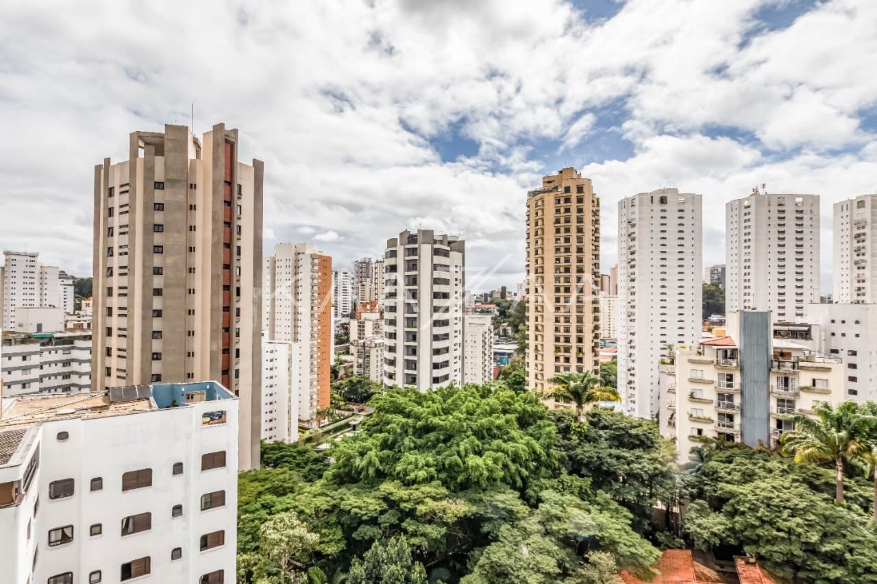 Com um visual incrível, esta agradável cobertura dispõe de espaço e tranquilidade. No Real Parque. - Foto 41