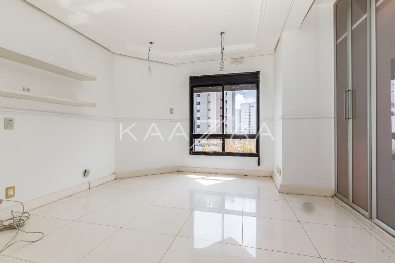 Com um visual incrível, esta agradável cobertura dispõe de espaço e tranquilidade. No Real Parque. - Foto 29