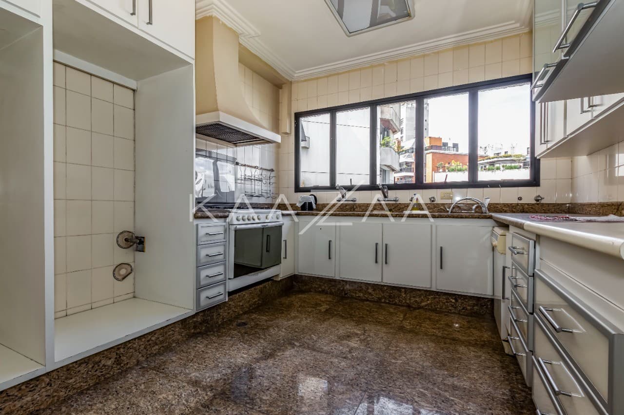 Com um visual incrível, esta agradável cobertura dispõe de espaço e tranquilidade. No Real Parque. - Foto 12