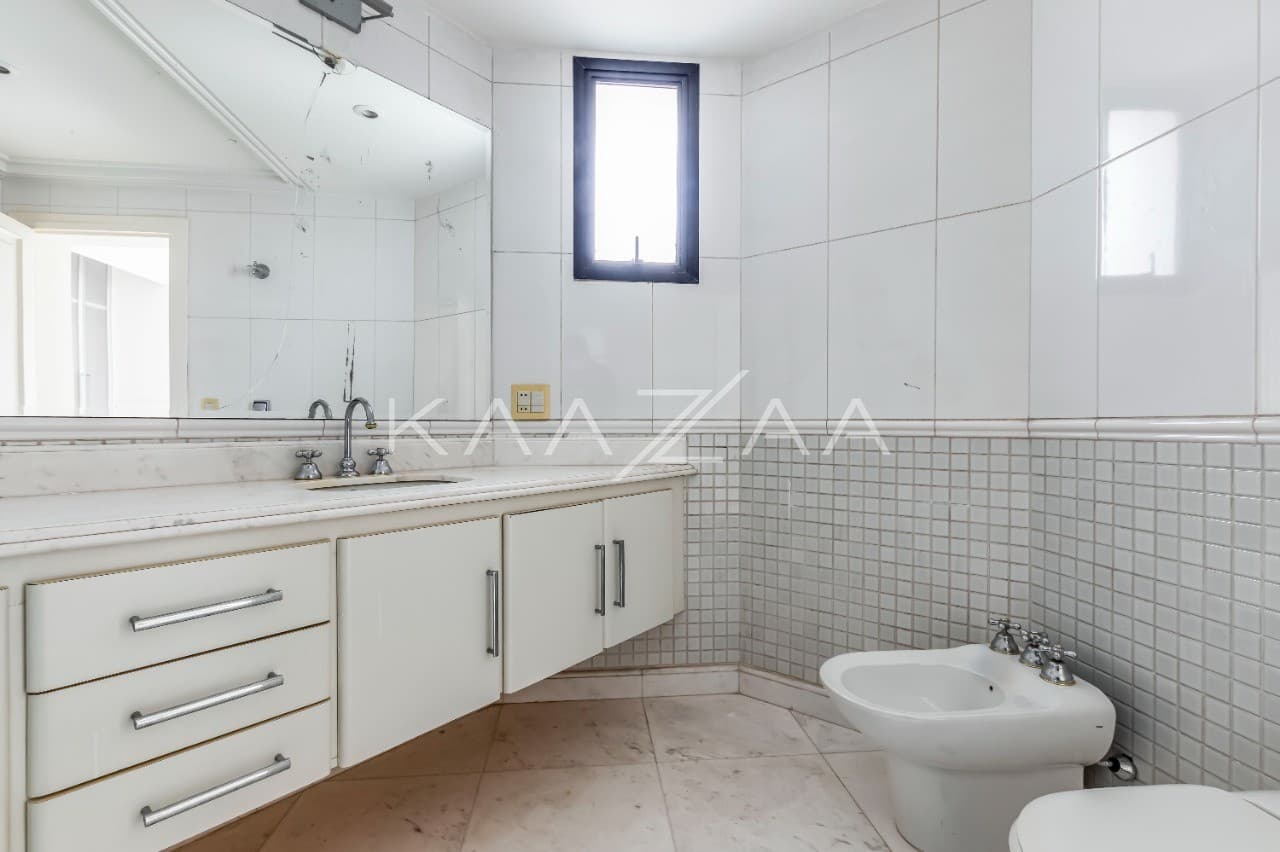 Com um visual incrível, esta agradável cobertura dispõe de espaço e tranquilidade. No Real Parque. - Foto 30