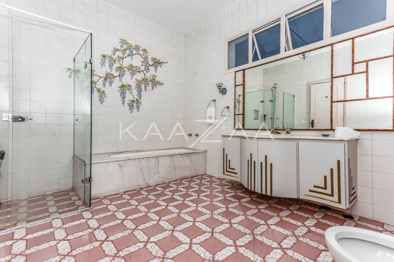 Em rua arborizada, essa ampla casa no Jardim Paulista fica pertinho do Ibirapuera. - Foto 33