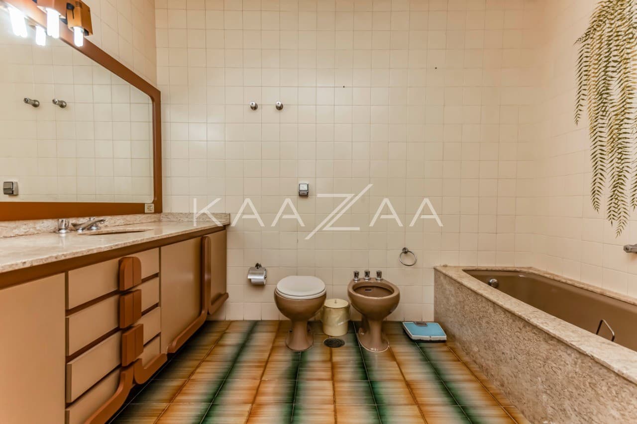 Em rua arborizada, essa ampla casa no Jardim Paulista fica pertinho do Ibirapuera. - Foto 23