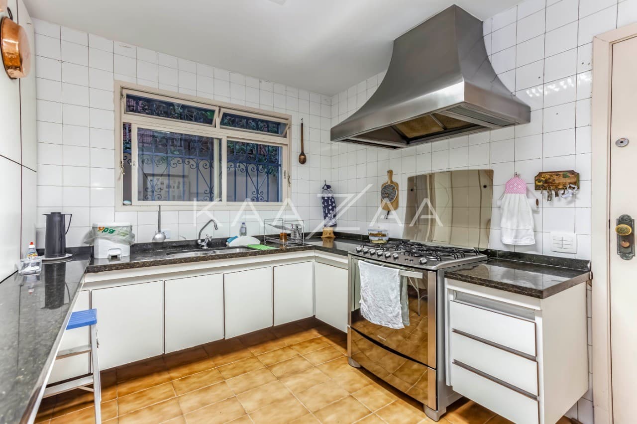 Em rua arborizada, essa ampla casa no Jardim Paulista fica pertinho do Ibirapuera. - Foto 20