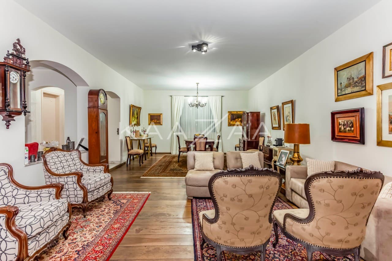 Em rua arborizada, essa ampla casa no Jardim Paulista fica pertinho do Ibirapuera. - Foto 14