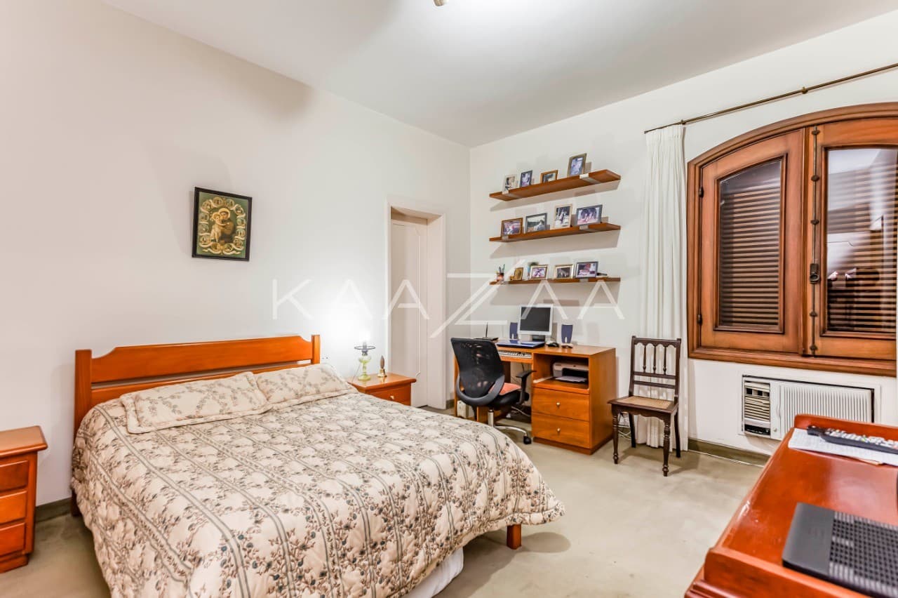 Em rua arborizada, essa ampla casa no Jardim Paulista fica pertinho do Ibirapuera. - Foto 22