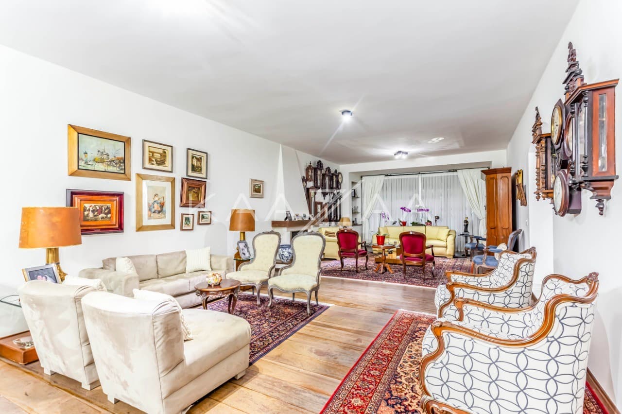 Em rua arborizada, essa ampla casa no Jardim Paulista fica pertinho do Ibirapuera. - Foto 16