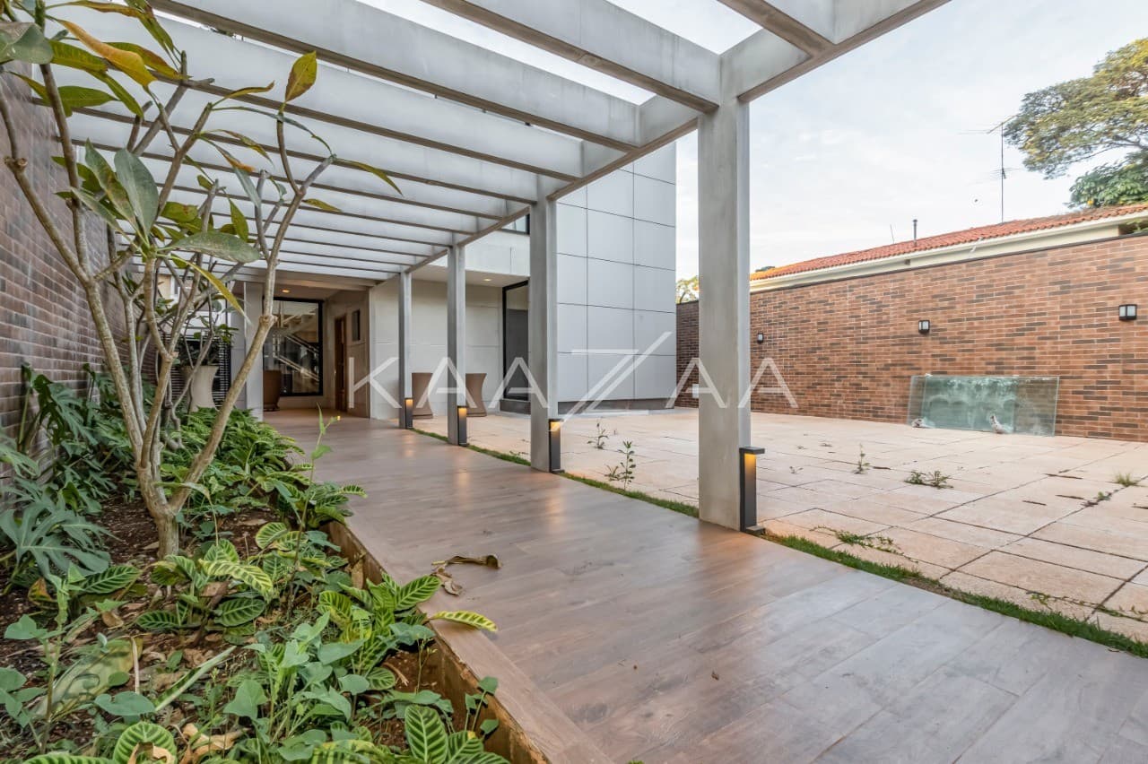 Pronta para entrar e morar, essa casa nova e sossegada fica em rua tranquila no Jardim Paulistano. - Foto 14