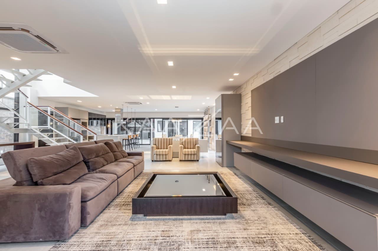 Pronta para entrar e morar, essa casa nova e sossegada fica em rua tranquila no Jardim Paulistano. - Foto 1