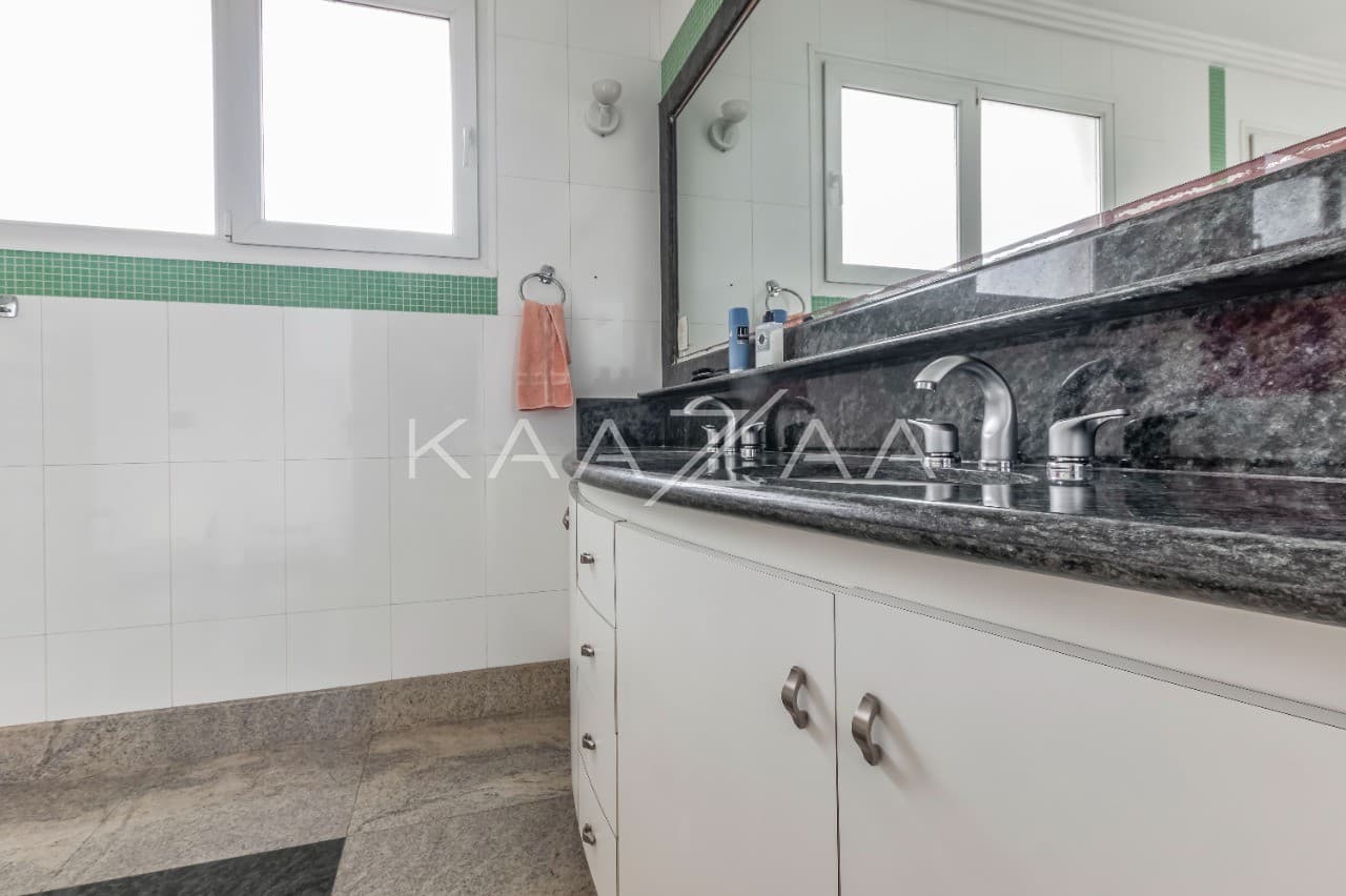 Para viver no sossego que a sua família merece. Casa clara e ensolarada no Jardim Guedala. - Foto 24