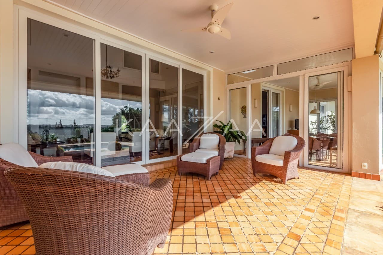 Uma vista deliciosa rodeia os ambientes, com tudo feito para relaxar. Casa na Quinta da Baroneza II. - Foto 8