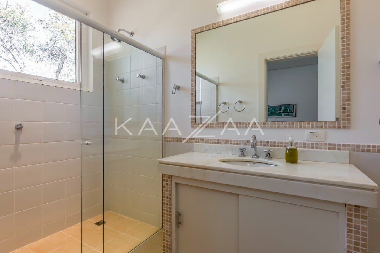 Uma vista deliciosa rodeia os ambientes, com tudo feito para relaxar. Casa na Quinta da Baroneza II. - Foto 48