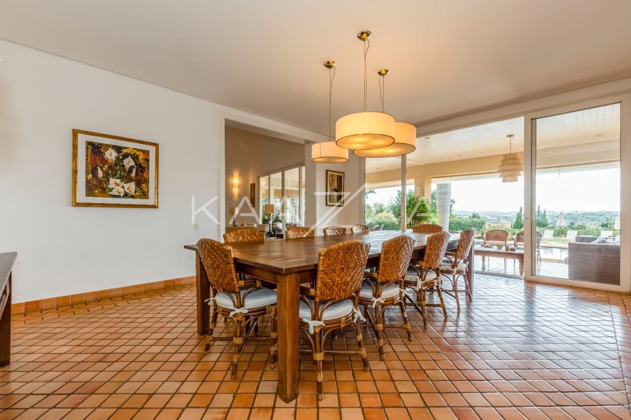 Uma vista deliciosa rodeia os ambientes, com tudo feito para relaxar. Casa na Quinta da Baroneza II. - Foto 23