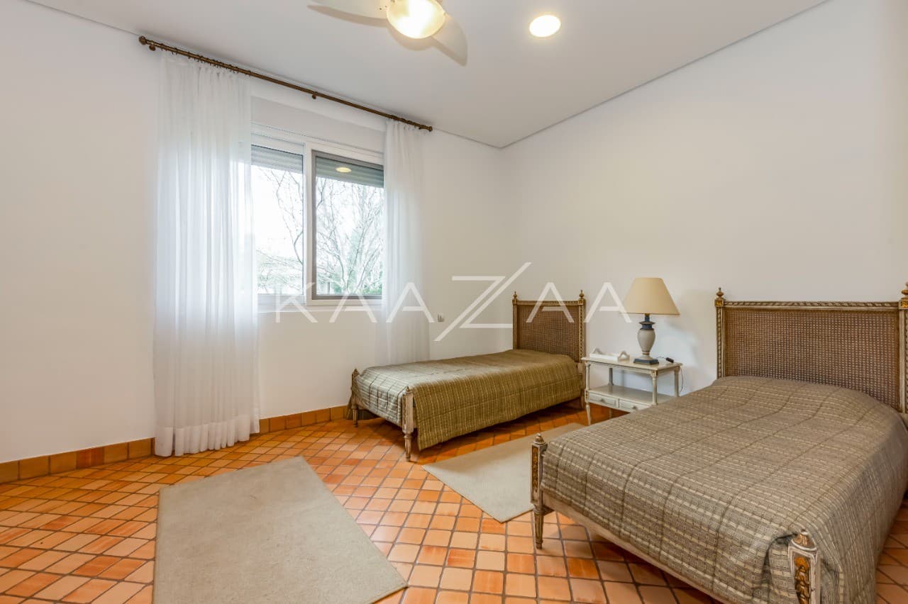 Uma vista deliciosa rodeia os ambientes, com tudo feito para relaxar. Casa na Quinta da Baroneza II. - Foto 43