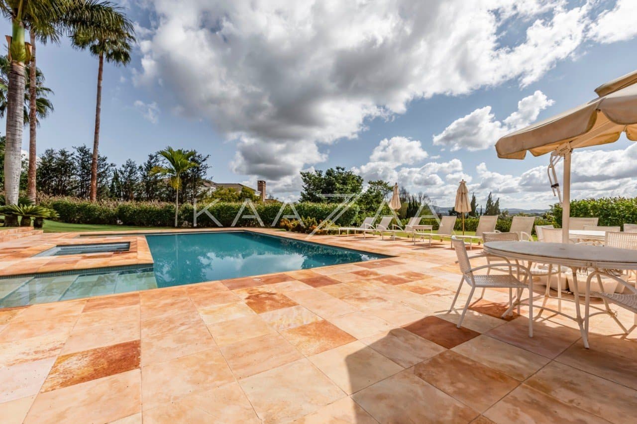 Uma vista deliciosa rodeia os ambientes, com tudo feito para relaxar. Casa na Quinta da Baroneza II. - Foto 3