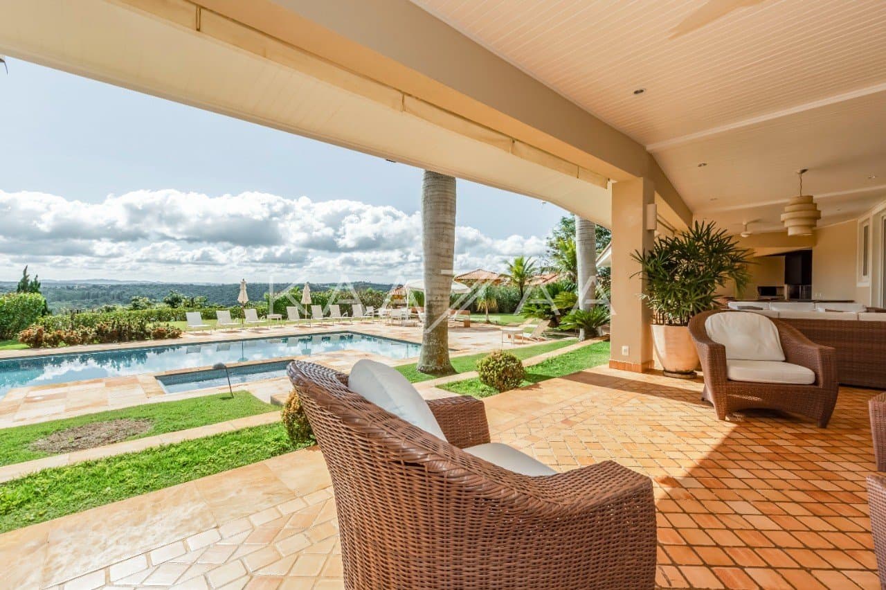 Uma vista deliciosa rodeia os ambientes, com tudo feito para relaxar. Casa na Quinta da Baroneza II. - Foto 9