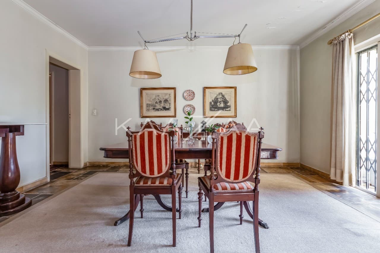 Casa ensolarada e ampla por dentro e por fora. Com localização prática, na Vila Olímpia. - Foto 8