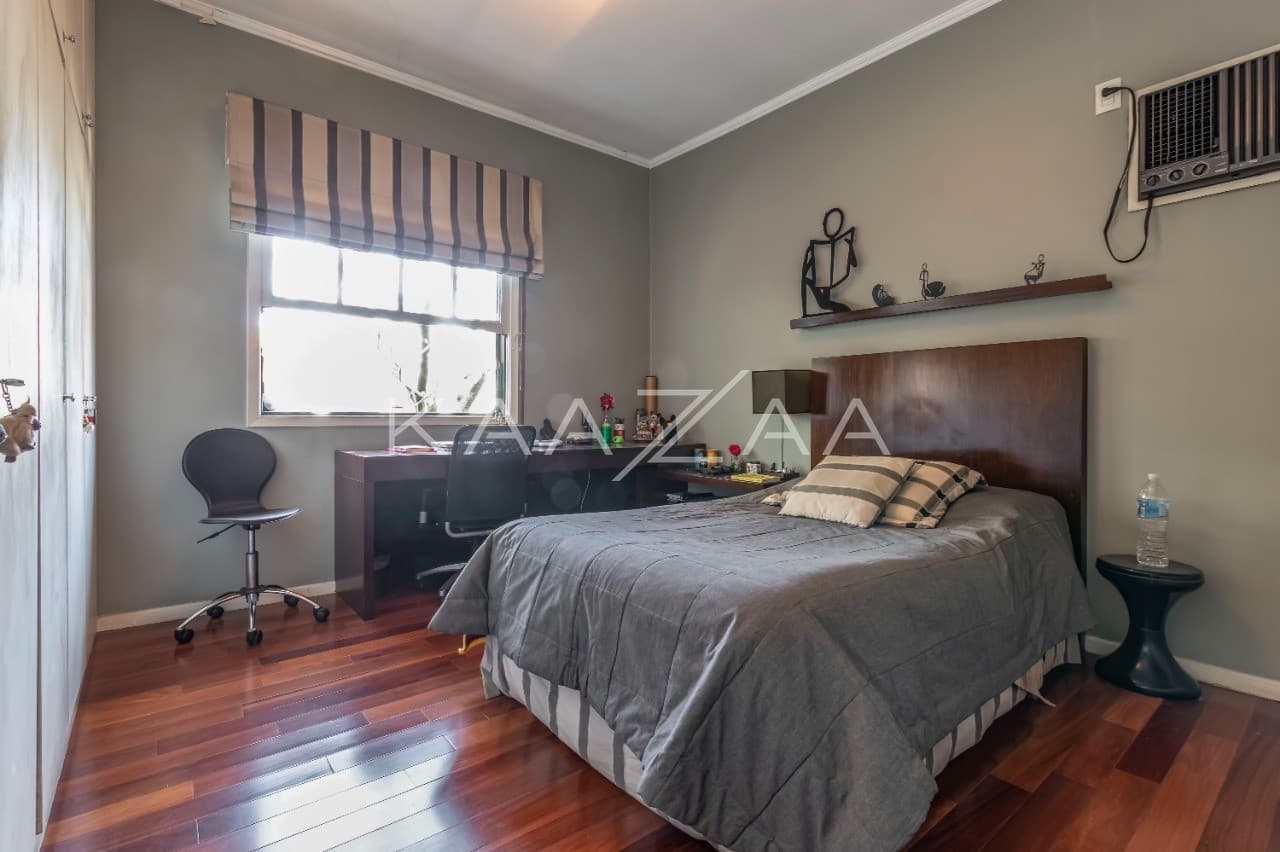 Casa ensolarada e ampla por dentro e por fora. Com localização prática, na Vila Olímpia. - Foto 15