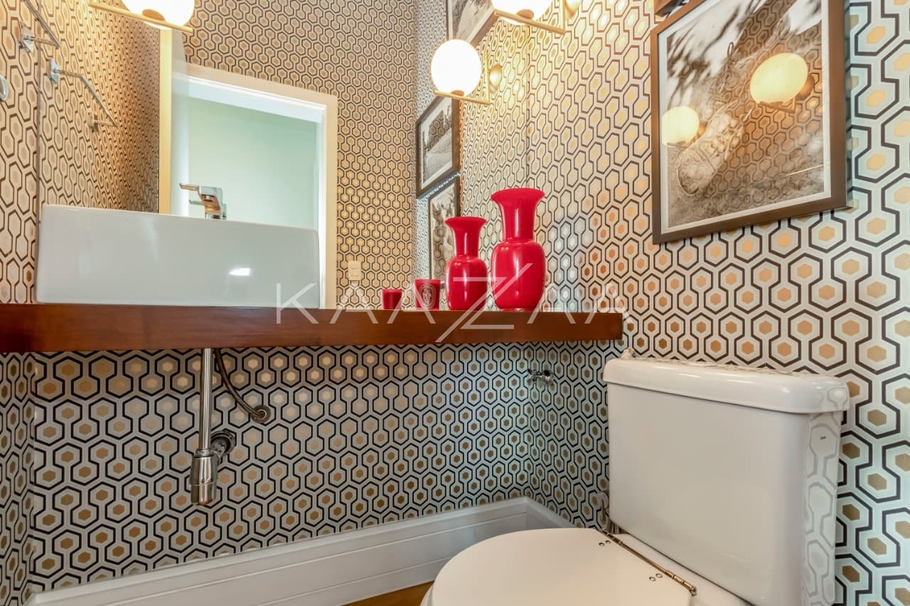 Espaços agradáveis com vista para a copa das árvores, muito espaço e pé direito alto em tudo. No miolo do Itaim Bibi. - Foto 4