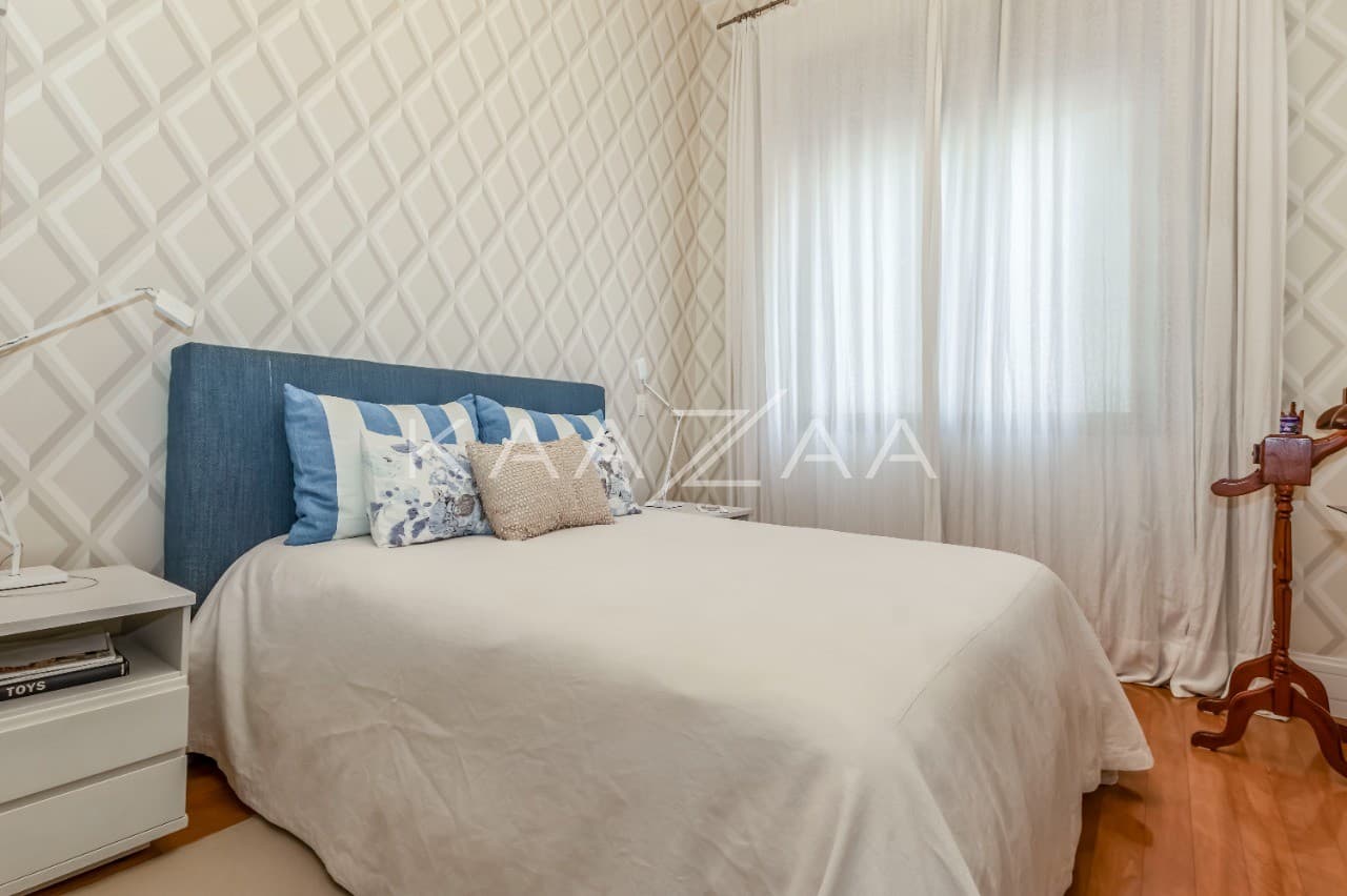 Espaços agradáveis com vista para a copa das árvores, muito espaço e pé direito alto em tudo. No miolo do Itaim Bibi. - Foto 6