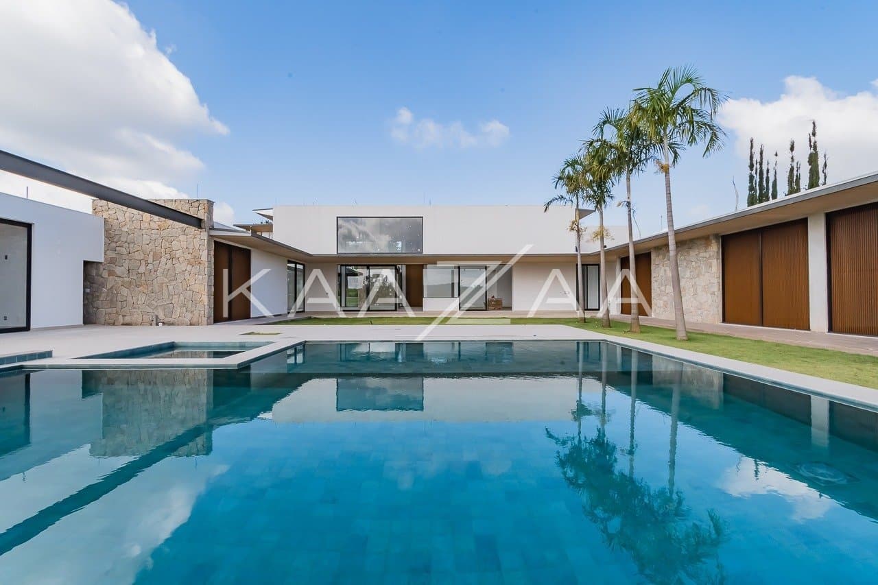 Um projeto de casa de campo feito para limpar a vista e se inspirar. No condomínio Quinta da Baroneza. - Foto 3