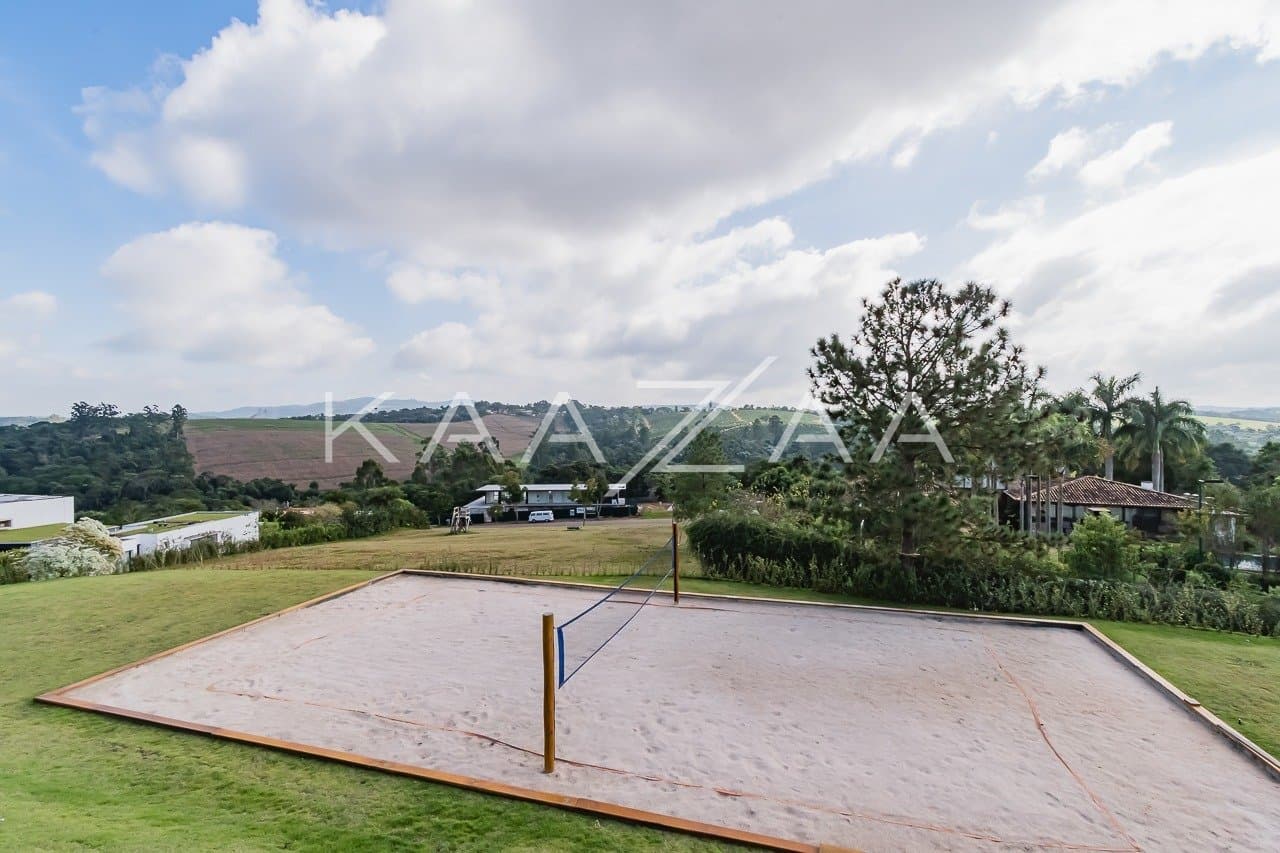 Um projeto de casa de campo feito para limpar a vista e se inspirar. No condomínio Quinta da Baroneza. - Foto 6