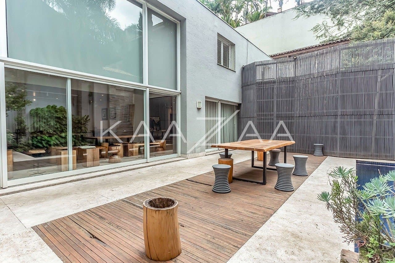 Casa com bela arquitetura e clima escandinavo. Rodeada de vidro e amplitude, na Cidade Jardim. - Foto 4