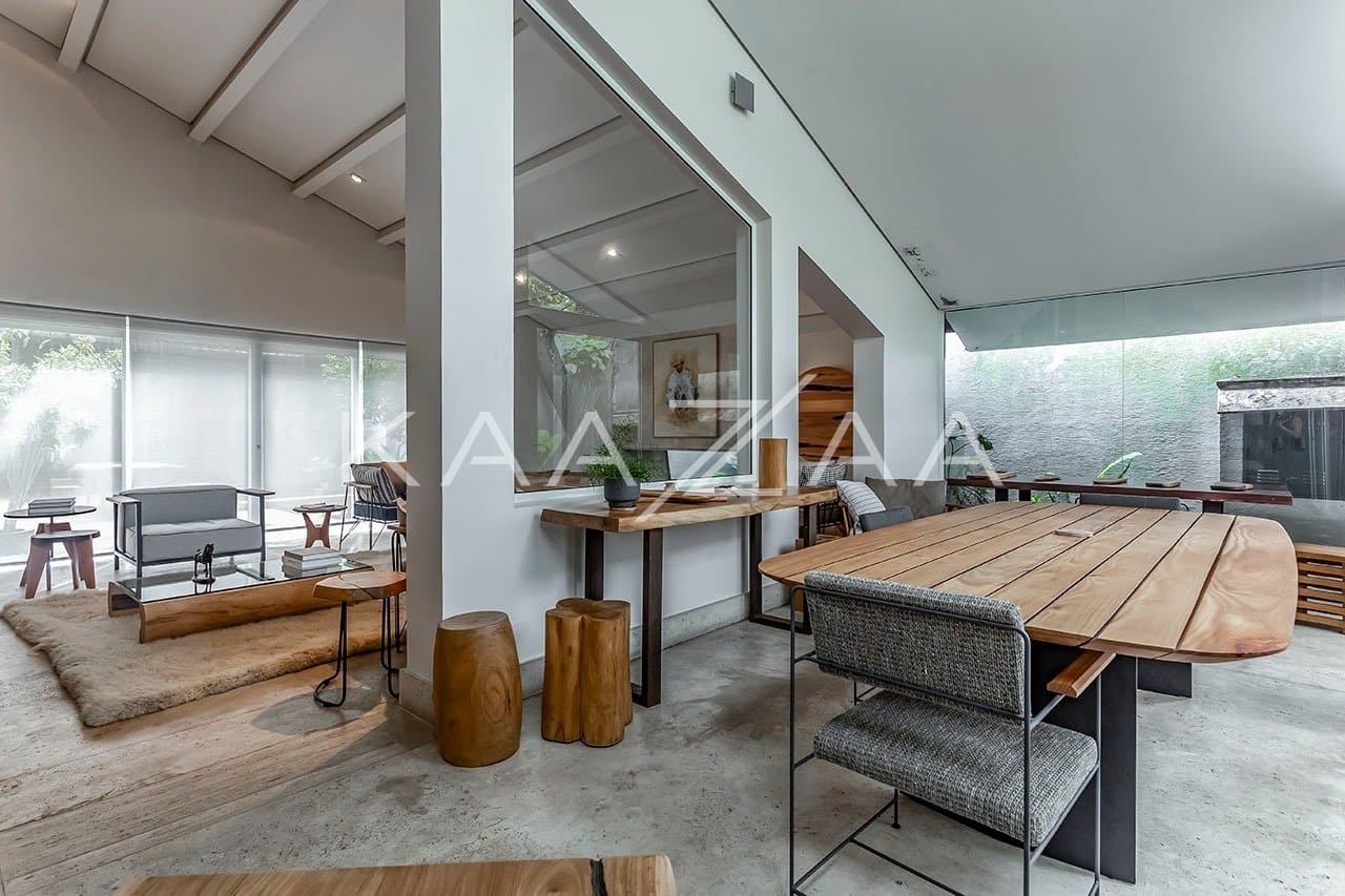 Casa com bela arquitetura e clima escandinavo. Rodeada de vidro e amplitude, na Cidade Jardim. - Foto 8