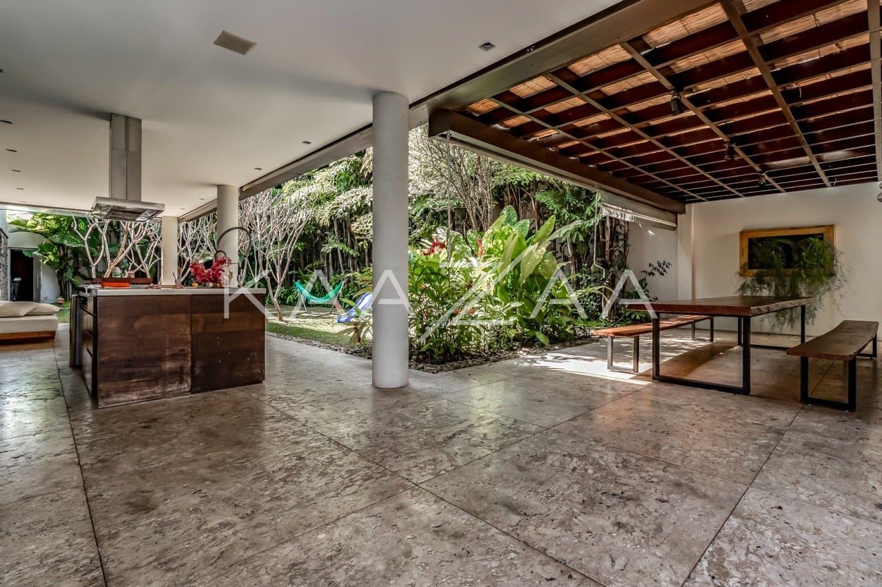 Localização cobiçada e arquitetura contemporânea. Casa extraordinária no Jardim Europa. - Foto 12