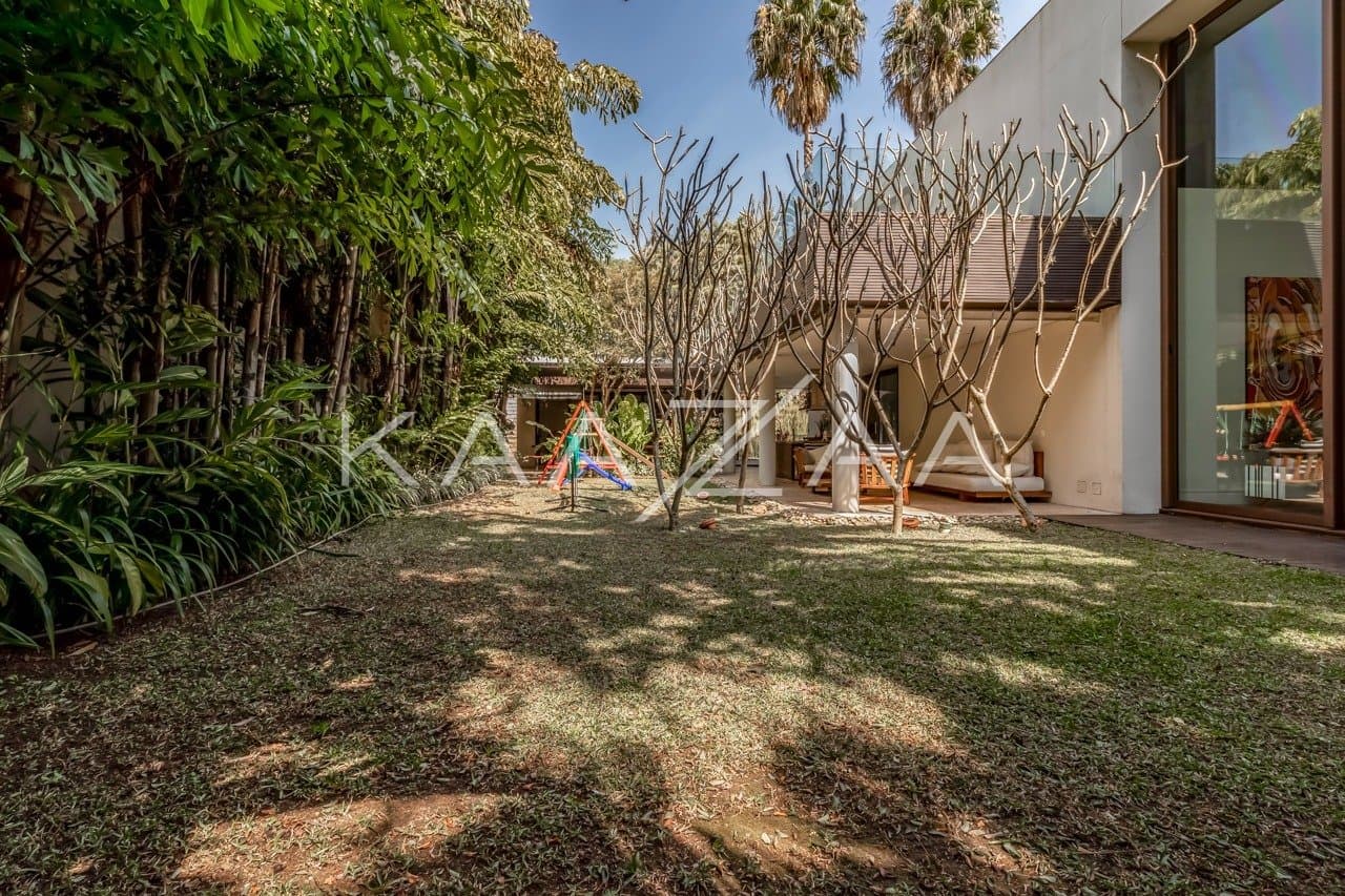 Localização cobiçada e arquitetura contemporânea. Casa extraordinária no Jardim Europa. - Foto 17