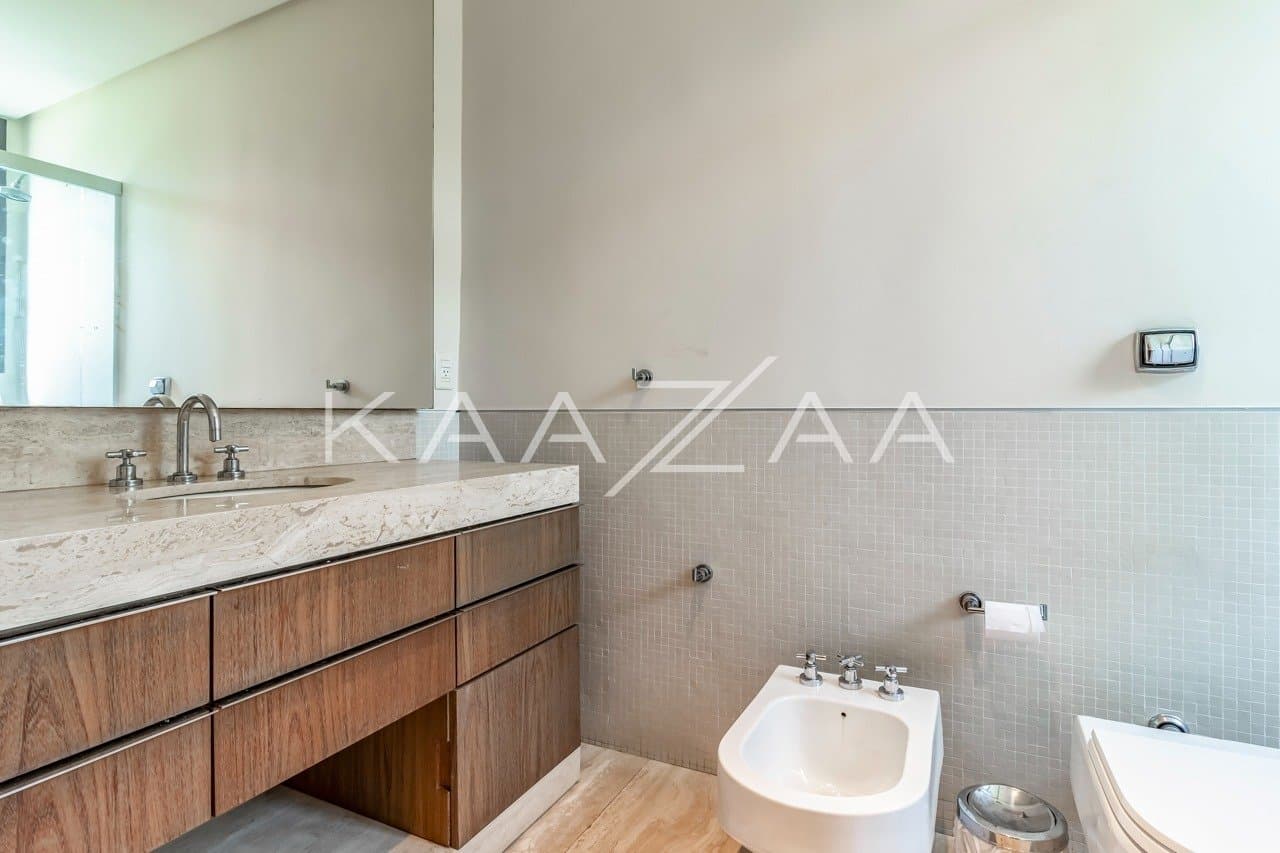 Localização cobiçada e arquitetura contemporânea. Casa extraordinária no Jardim Europa. - Foto 26