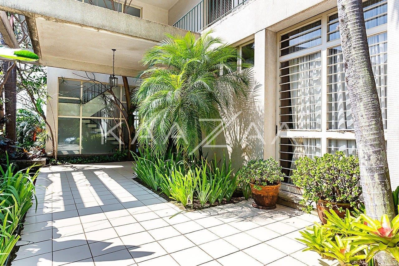 Tranquilidade e espaço em casa com jardim arborizado em Cidade Jardim. - Foto 2