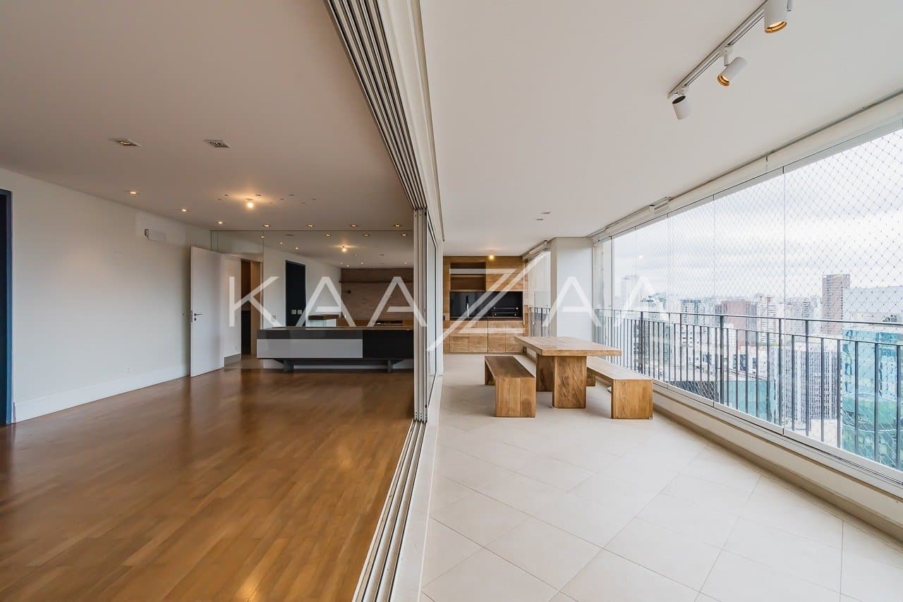 Apartamento amplo e reformado, em prédio Lindenberg no Itaim Bibi. - Foto 2