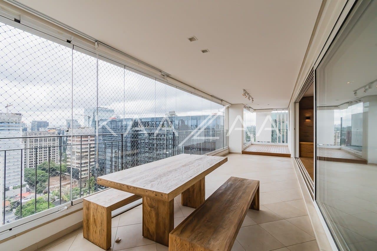 Apartamento amplo e reformado, em prédio Lindenberg no Itaim Bibi. - Foto 5