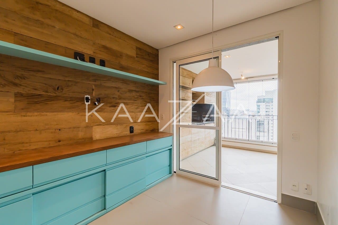 Apartamento amplo e reformado, em prédio Lindenberg no Itaim Bibi. - Foto 9