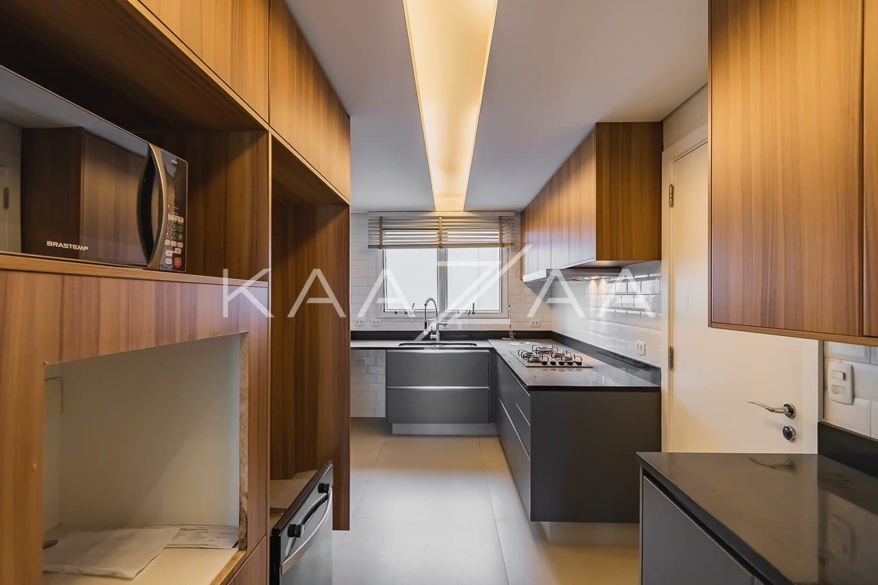 Apartamento amplo e reformado, em prédio Lindenberg no Itaim Bibi. - Foto 13