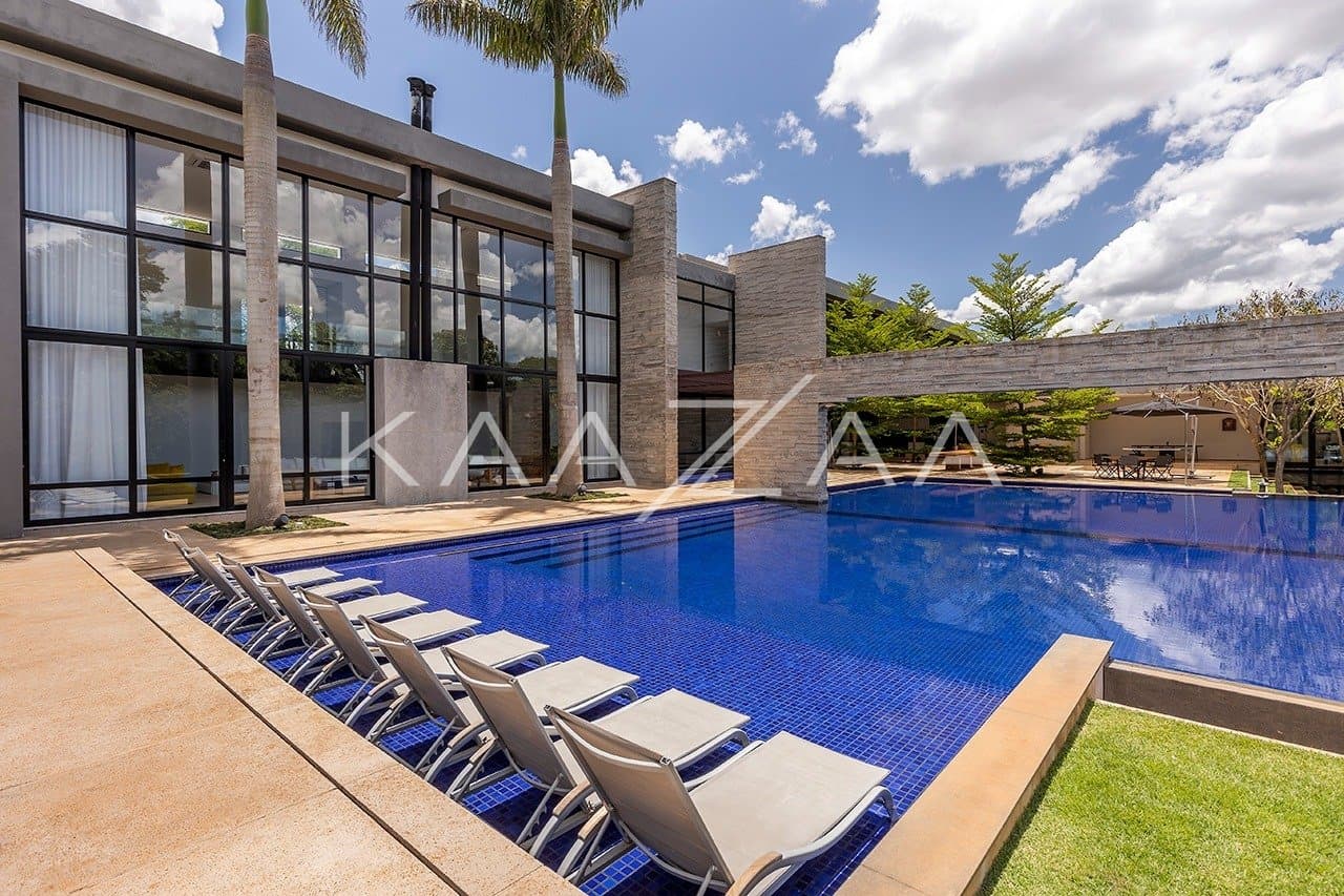 Projeto moderno, arrojado e com muita qualidade nos materiais. Casa na Quinta da Baroneza. - Foto 2