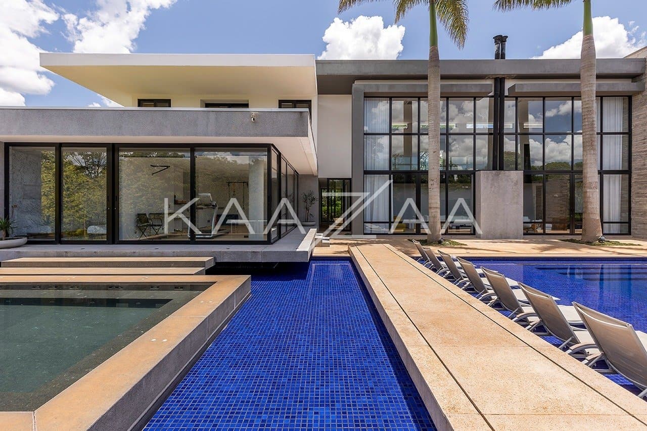 Projeto moderno, arrojado e com muita qualidade nos materiais. Casa na Quinta da Baroneza. - Foto 6