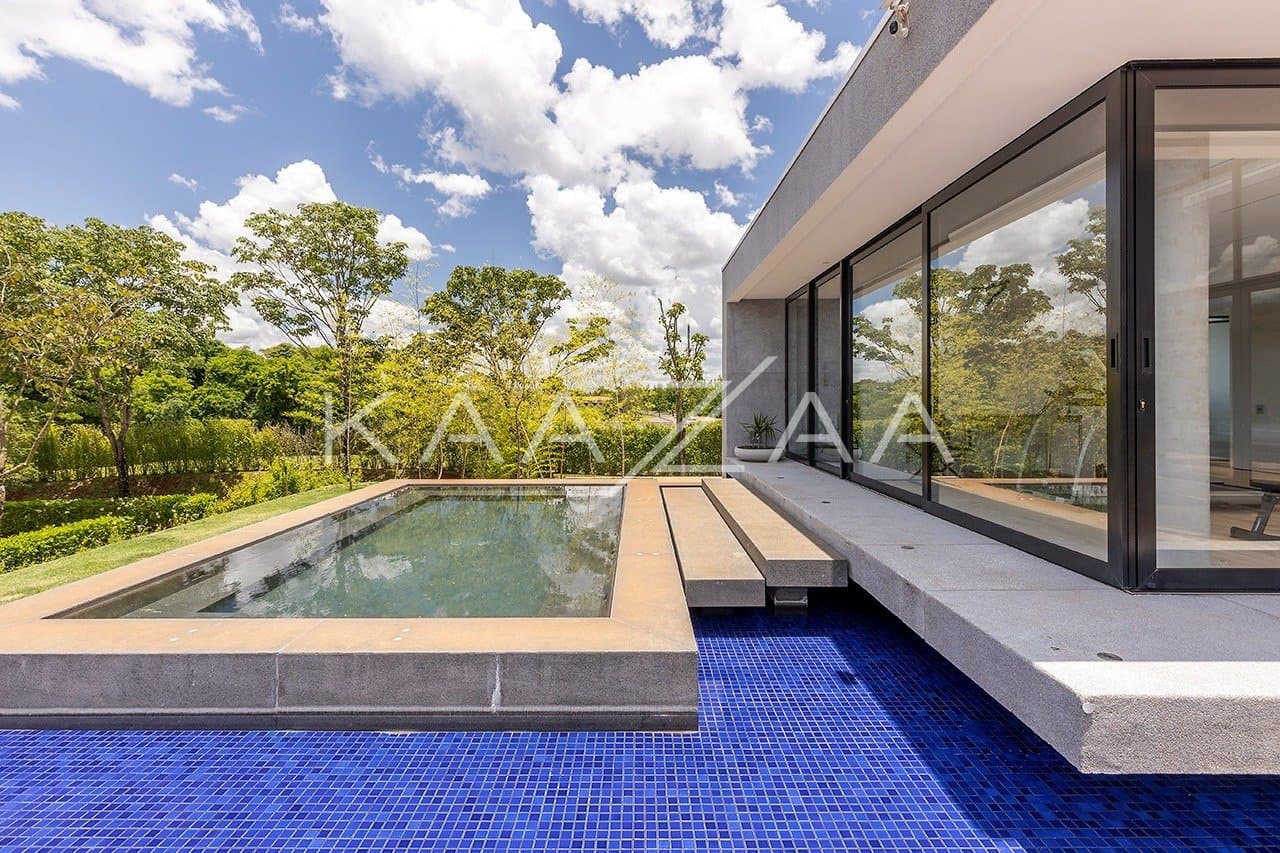 Projeto moderno, arrojado e com muita qualidade nos materiais. Casa na Quinta da Baroneza. - Foto 7