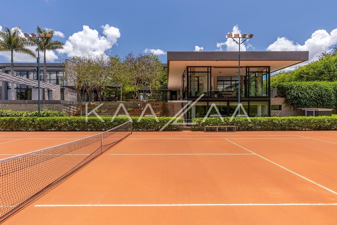 Projeto moderno, arrojado e com muita qualidade nos materiais. Casa na Quinta da Baroneza. - Foto 14