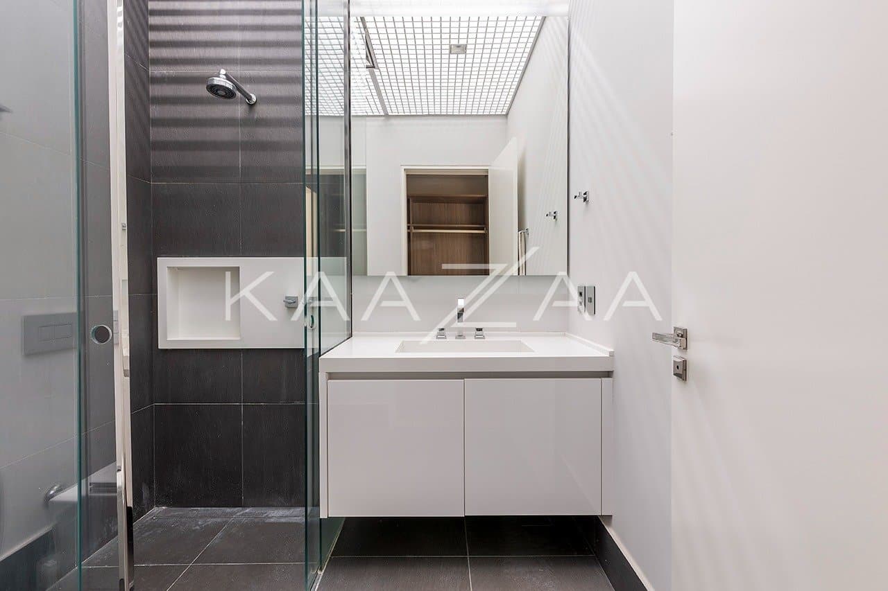 Projeto moderno, arrojado e com muita qualidade nos materiais. Casa na Quinta da Baroneza. - Foto 54